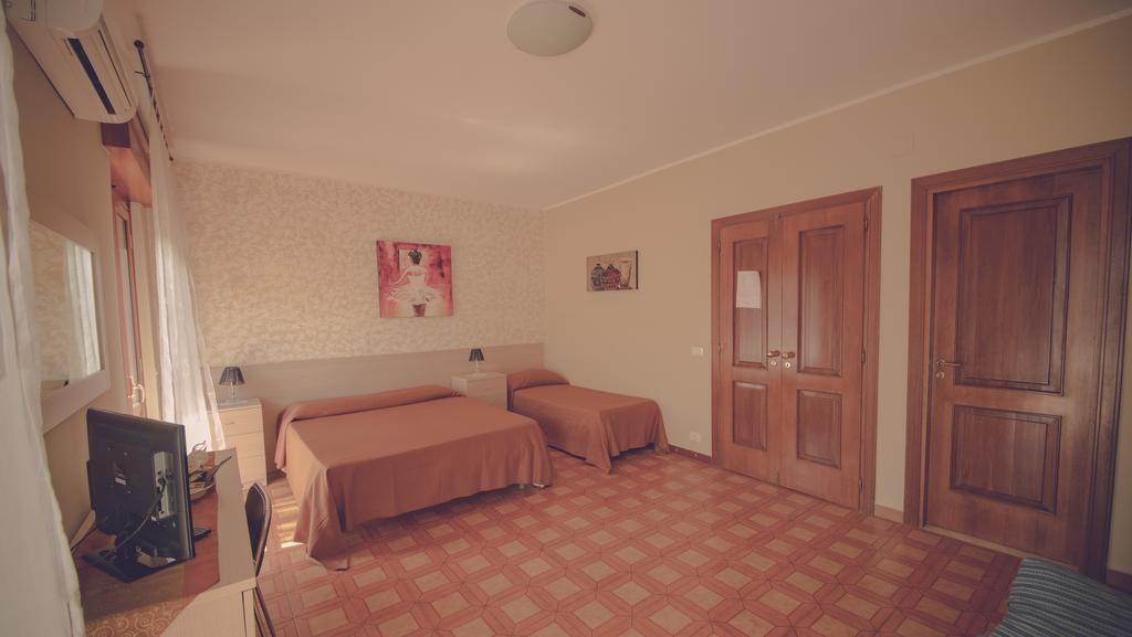 Cassiodoro Rooms Affittacamere 卡坦扎罗 外观 照片