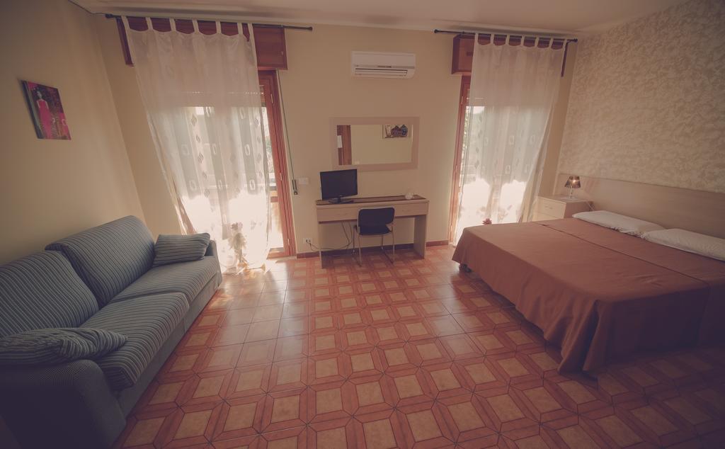Cassiodoro Rooms Affittacamere 卡坦扎罗 外观 照片