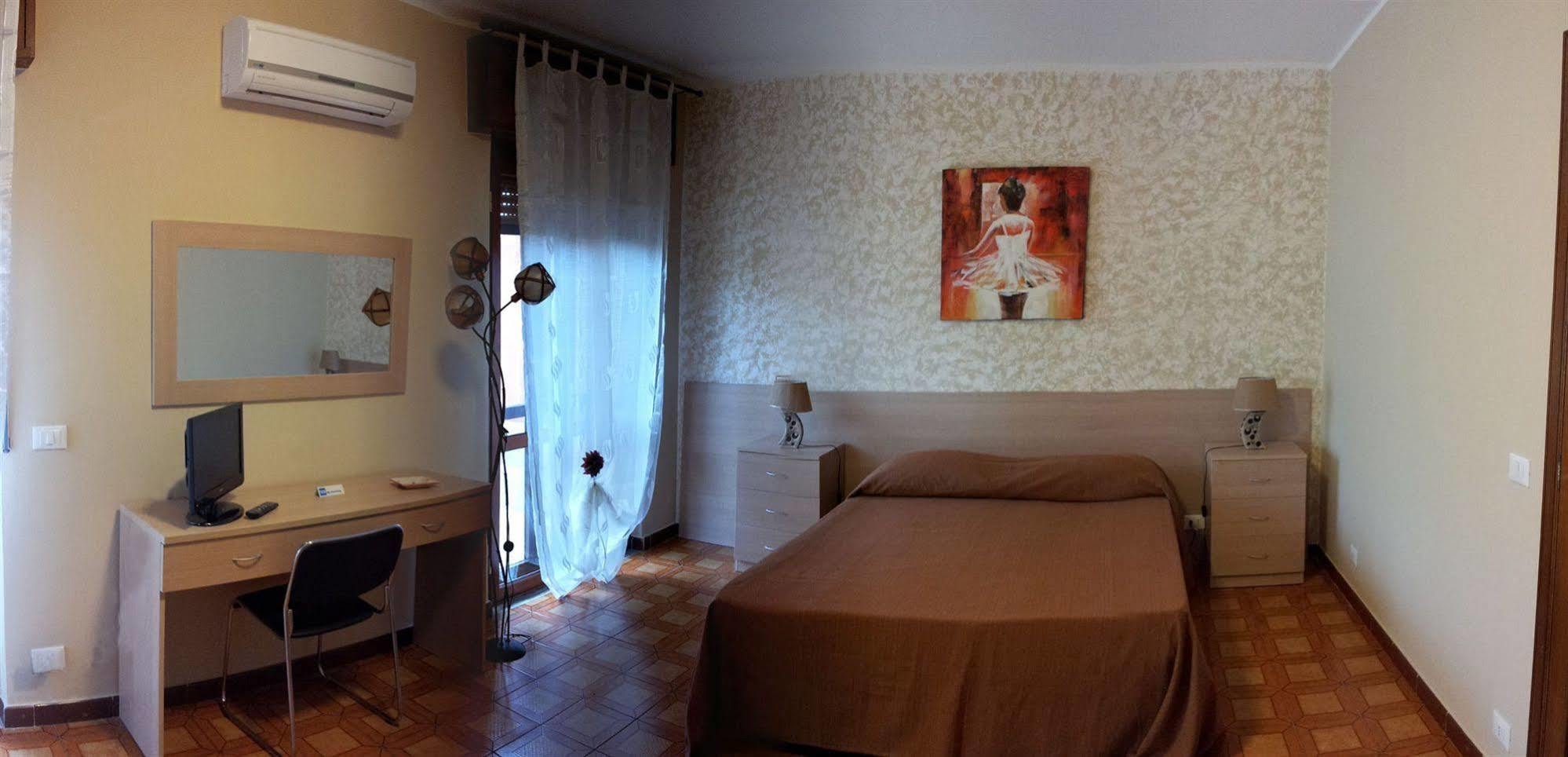 Cassiodoro Rooms Affittacamere 卡坦扎罗 外观 照片
